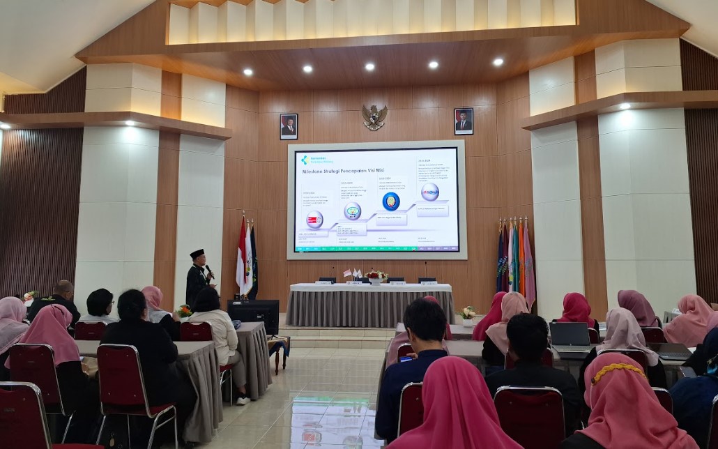 Paparan Direktur pada AL Prodi Pendidikan Profesi Bidan Paparan Direktur pada AL Prodi Pendidikan Profesi Bidan