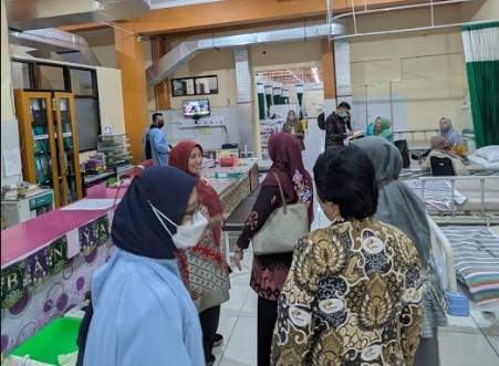 Hari kedua kunjungan ke lahan praktek Hari kedua kunjungan ke lahan praktek